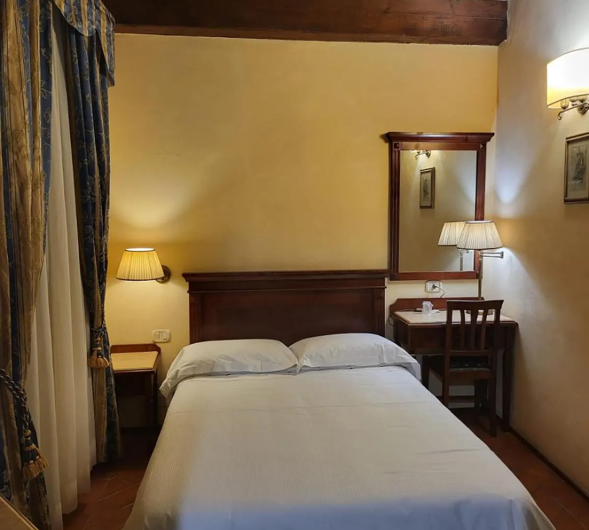 Hotel Logge Dei Mercanti Monte San Savino